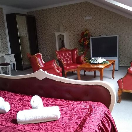Restaurant And Pension Stenly Spissky Stvrtok المظهر الخارجي الصورة