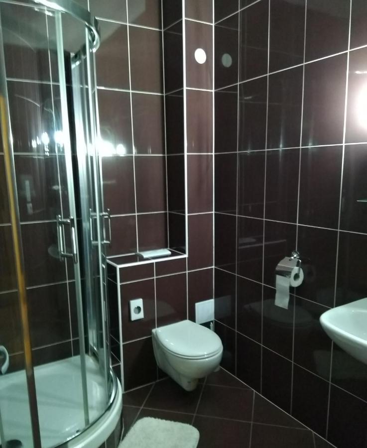 Restaurant And Pension Stenly Spissky Stvrtok المظهر الخارجي الصورة