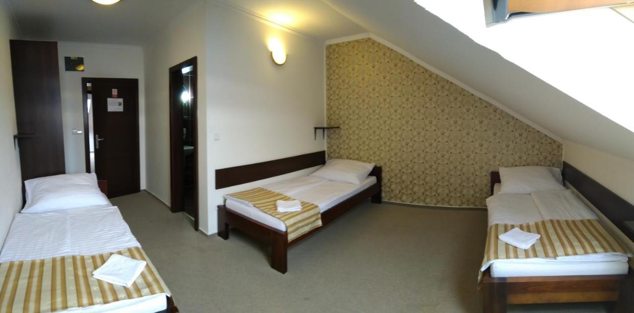 Restaurant And Pension Stenly Spissky Stvrtok المظهر الخارجي الصورة