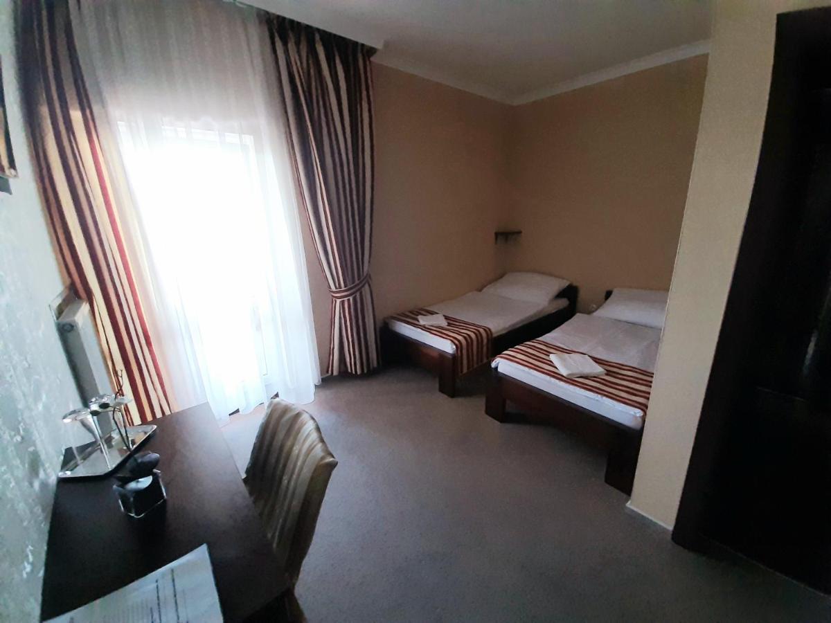 Restaurant And Pension Stenly Spissky Stvrtok المظهر الخارجي الصورة