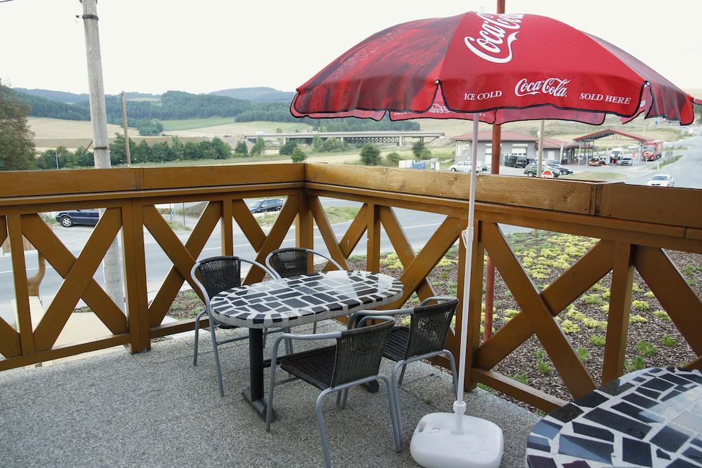 Restaurant And Pension Stenly Spissky Stvrtok المظهر الخارجي الصورة